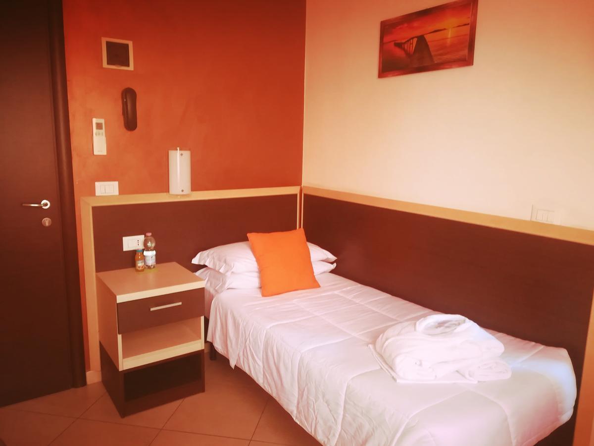 New Hotel Europa Crevalcore Екстер'єр фото